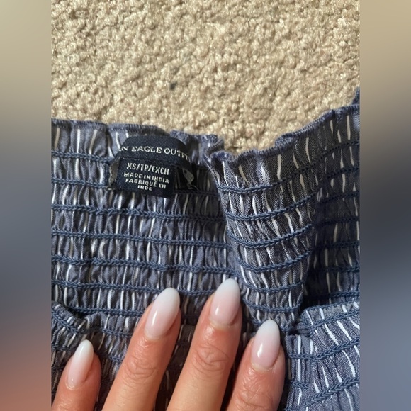 American Eagle Outfitters smocked bell sleeve top size XS‎ - Picture 7 of 9